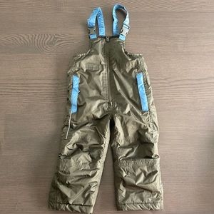 3T olive green snow pants. EUC.